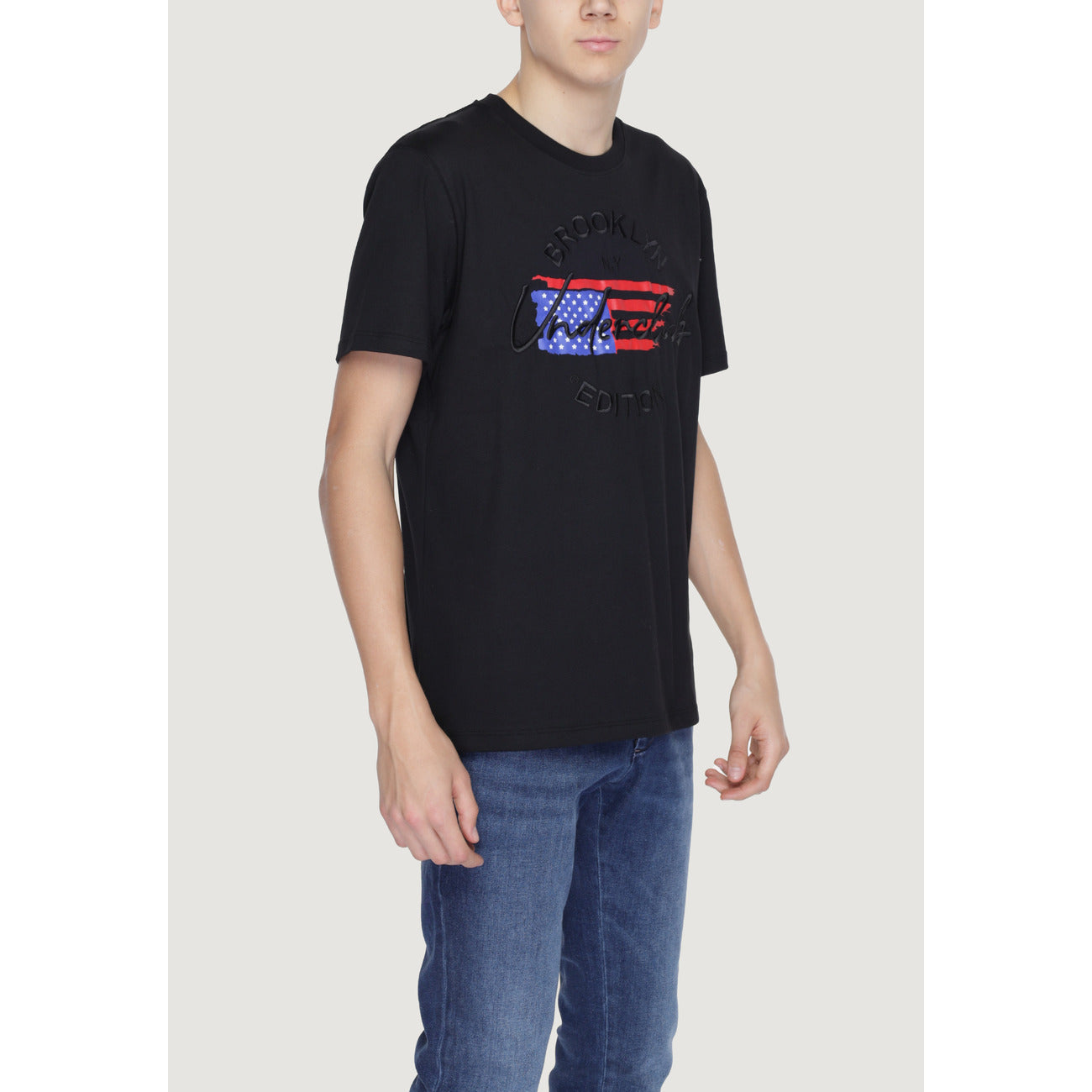 Underclub Men T-Shirt