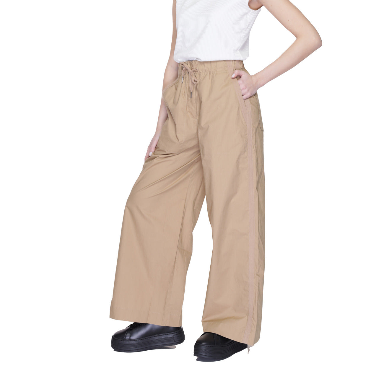 Blauer.  Women Trousers