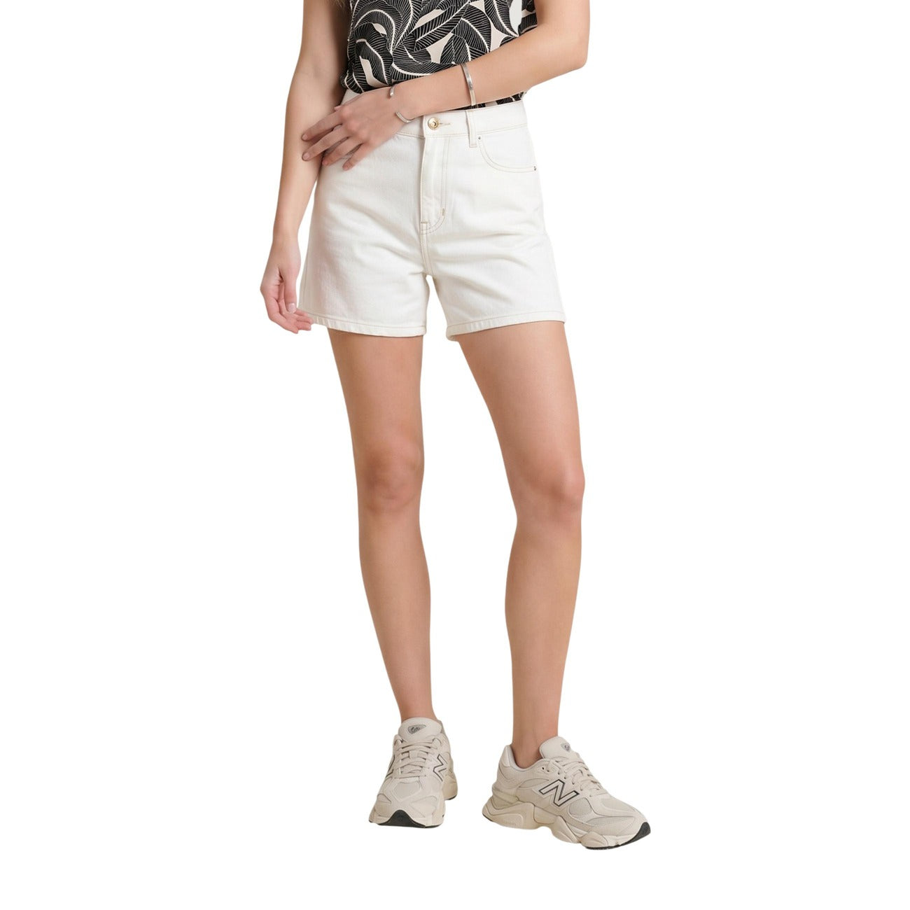 Guess  Women Short